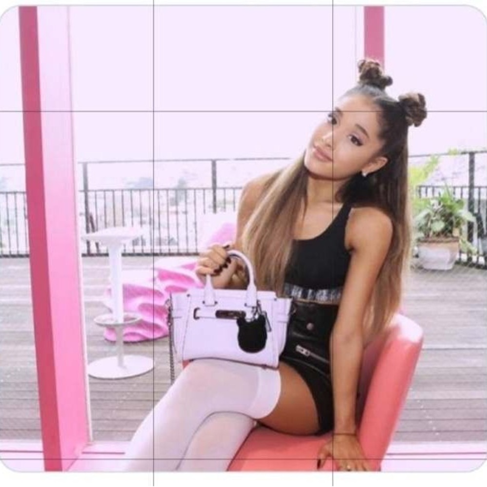 Lilac Ari coach purse, w/ chain, not to be found in stores again true novelty.